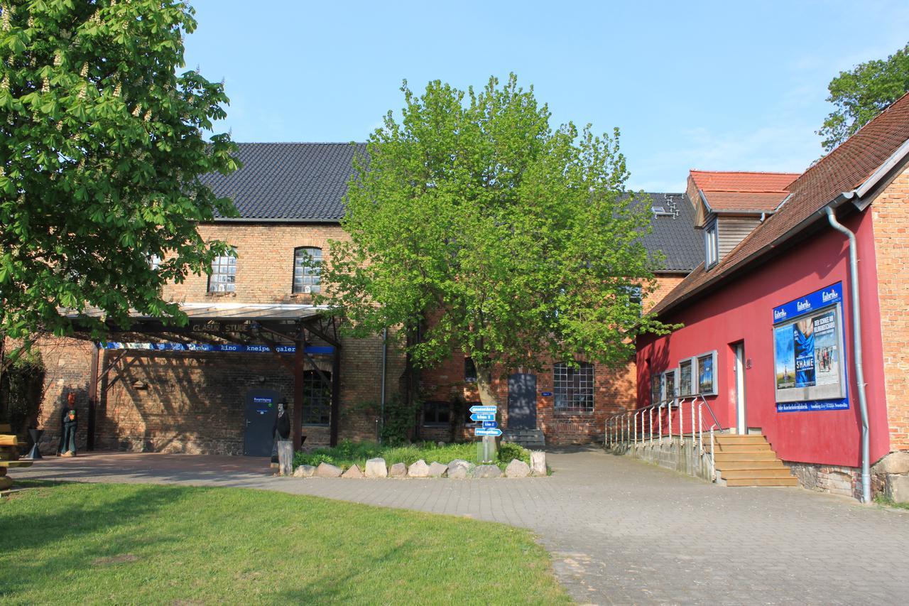 Basiskulturfabrik Oeko-Hotel Neustrelitz Exteriér fotografie